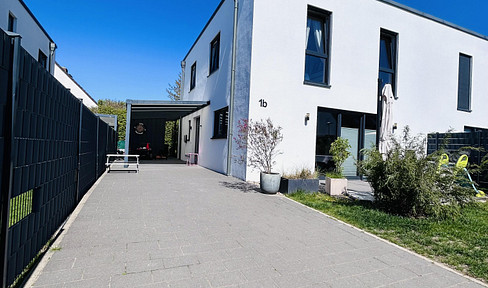 Modern semi-detached house in Isernhagen, Lower Saxony.