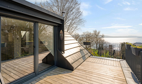 Commission-free: House with lake views and separate living unit in Allensbach.