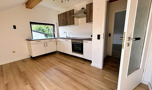 Traumhafte 4-Zimmer-Dachgeschosswohnung mit Balkon, Garage & Carport in Mauth