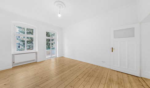 PROVISIONSFREI - Frisch sanierter Altbautraum mit Stuckdecken, Badewanne & Balkon (sofort einziehen)