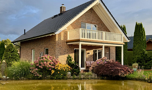 Detached house on a dreamlike property with views of the Baltic Sea.
