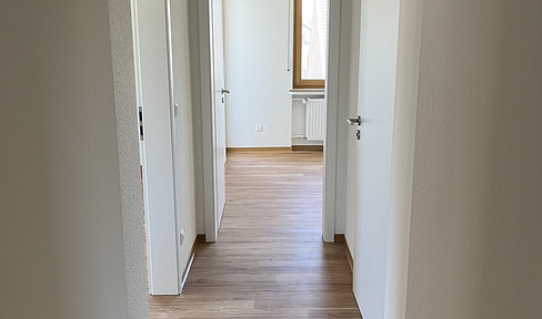 Attractive 3-room apartment with balcony and fitted kitchen (near Koblenz, Neuwied).