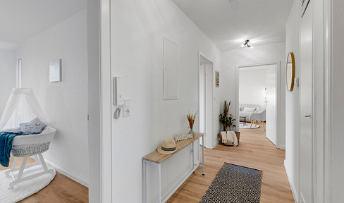 NO COMMISSION - 4-Room Ground Floor Apartment.