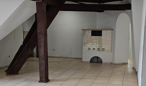 Großzügige 5-Zimmer Wohnung incl. kompl. neuer Einbauküche