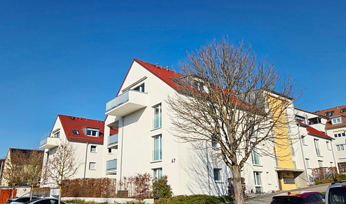 Modern living in a green environment – bright 3-room apartment with a balcony and a cozy atmosphere.