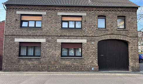 Detached house with a courtyard and large garden. AUCTION PROCESS.