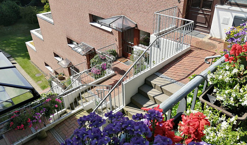 "Peace and Nature: 4-room townhouse with terrace in 21465 Wentorf, near Hamburg."
