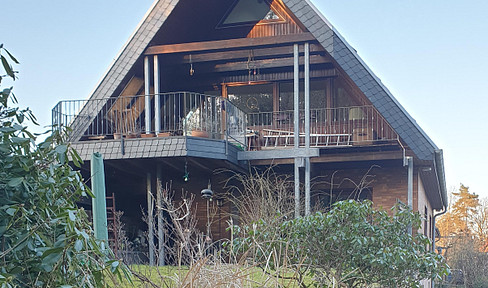 Living directly next to the forest | Detached house with plenty of space and great potential in Reinbek.