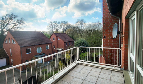 Große, hochwertig renovierte, familienfreundliche Wohnung mit großem Balkon