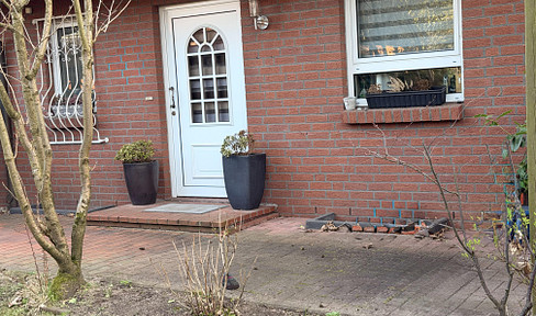 Spacious semi-detached house with a lovely garden.