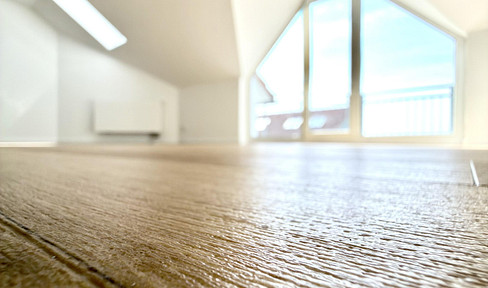 Helle 2-Zimmer-Wohnung mit 2 Balkonen & Panorama-Ausblick inkl. Küche – Erstbezug nach Sanierung