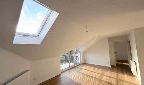 Newly renovated apartment with panoramic views, featuring a new fitted kitchen and garage.