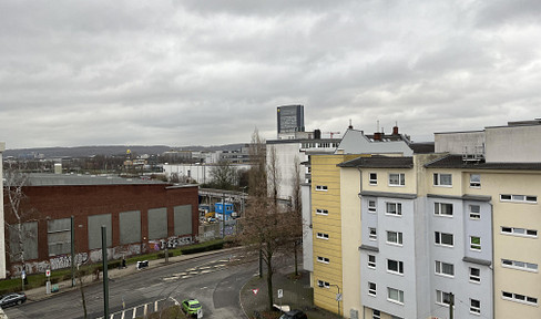Moderne 2-Zimmer-Whg mit großer Terrasse & Stellplatz in Düsseldorf-Derendorf Parkplatz/Küche