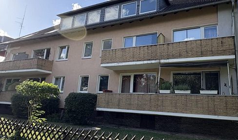 Newly renovated 3-room apartment with balcony – modern living with a network connection in every room.