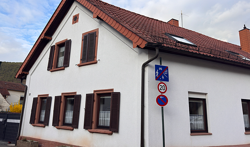 Spacious semi-detached house | 5 rooms | 170 m² | Fitted kitchen.