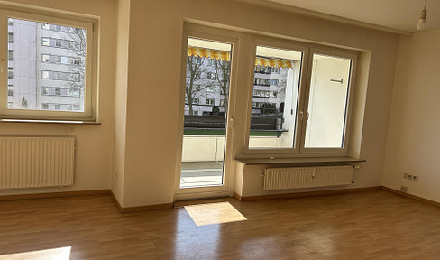 2-Zi.-Wohnung mit Süd-Loggia und großem Wohnzimmer in Hildesheim