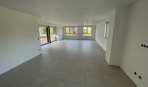 Hochwertige 4 Zimmer Maisonette-Wohnung mit Garten (Doppelhaushälfte)