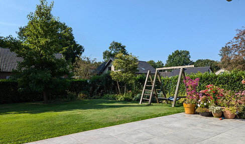 Spacious single-family home in Espelkamp: Modernized and commission-free.