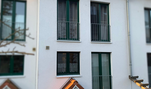 No fees: Family-friendly terraced house with a garden.