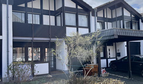 Well-maintained terraced house in a quiet, desirable location – completely renovated in the Pleiser Dreieck area of St. Augustin.