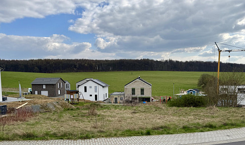 Building plot for sale in Nauort, Am Hochwald, 700 square meters.