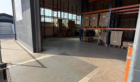 Warehouse with high-bay racking / heavy-duty storage, including ramp, located in the Seelscheid industrial area.