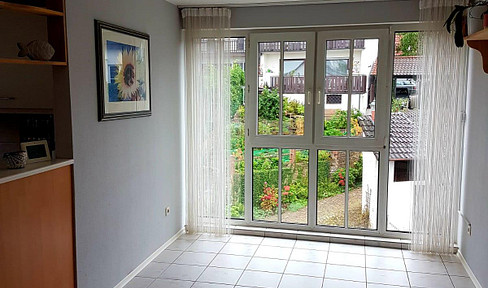 4-room maisonette apartment – approximately 120 m² – 2 bathrooms – bright and quiet.