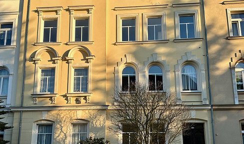 Their new project: A multi-family building from the Gründerzeit era, complete with a garden.