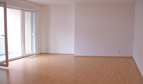 Neuwertiges, modernes 2-Zimmer Apartment nähe City Galerie mit Lift und TG-Stpl.