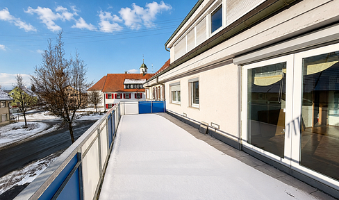 212 sqm family home - for exclusive use or as 2 separate apartments.