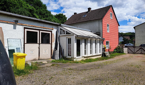 Craftsmen's property / Property for tradespeople.