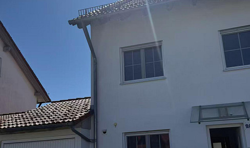 Brand new terraced corner house (first occupancy in 2011) for sale in Buchloe, directly from the owner.