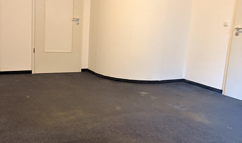 Spacious shared apartment room, 23 square meters - located near the Laim S-Bahn station - quiet and very central.