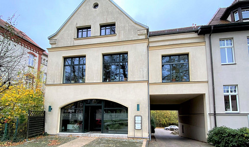 Modern commercial space available in Neustrelitz, centrally located, including parking spaces, starting August 1st, 2026.