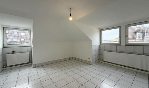 Helle 4-Zimmer-Wohnung im DG | ca. 68m² | Gepflegter Zustand | Zentral in Cannstatt