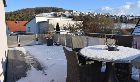Attraktive 2,5 Zimmerwohnung mit grosser Terrasse