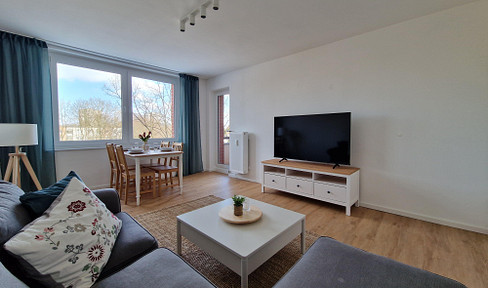 Furnished 2-room apartment with elevator and balcony on the 4th floor.