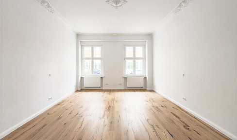 Renovated building with character – 2 rooms, with the possibility of creating 3 rooms.