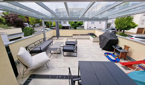 Sonnige 3,5-Zimmer-Wohnung mit großer Terrasse und eigenem Garten