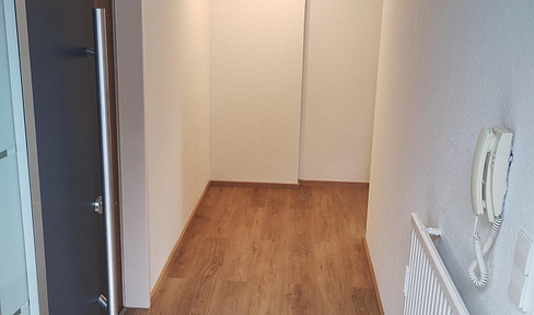 Move in and feel at home: Beautiful, bright 2-room apartment with fitted kitchen and terrace, located in the best area of Leimen.