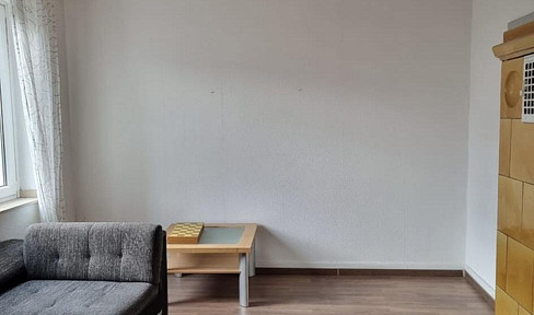 For rent: Partially furnished 3-room apartment in a well-connected location in Essen-Frohnhausen.