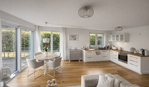 Modern, furnished 2-room ground floor apartment with a terrace and garden, located in a quiet area surrounded by woods.