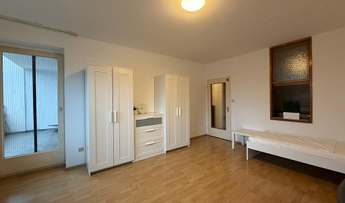 Vollmöbliertes All-Inklusive - WG-Zimmer in Zentrumsnähe mit Balkon