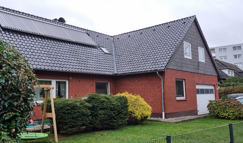 Solides Zweifamilien-Haus in 25917 Leck