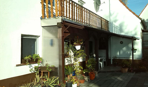 Detached house with a large plot of land in Jockgrim.