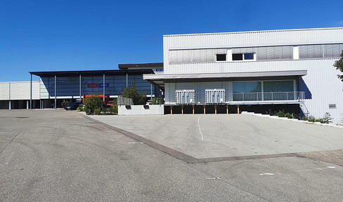 Large commercial complex with 18,000 m² of usable space – flexibly divisible for production, storage, and retail.
