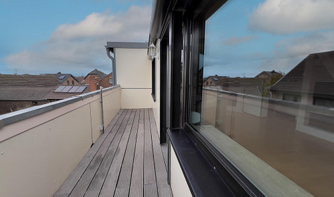 Bright, spacious maisonette apartment with a rooftop terrace.