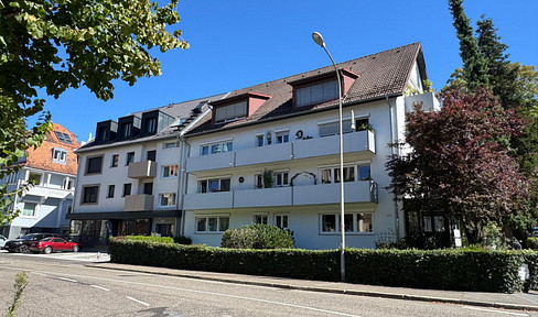 Stylish 3-room apartment **available immediately** in Herdern.