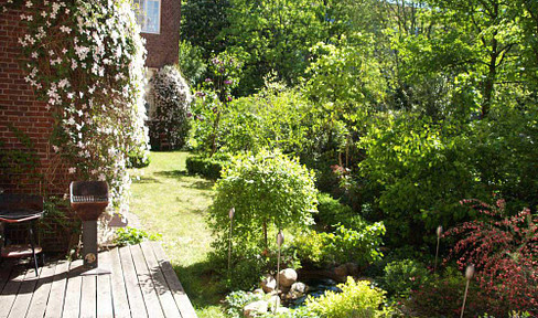 Exklusive, sonnige Altbauwohnung im Herzen von Altona –  Parklage