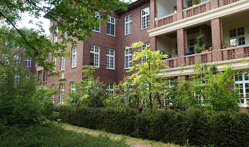 Exklusive, sonnige Altbauwohnung im Herzen von Altona –  Parklage